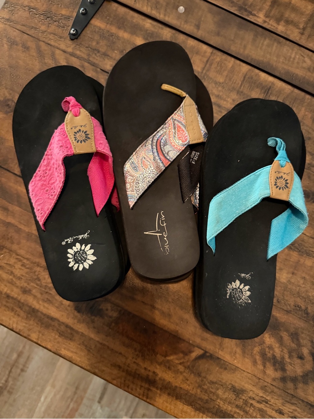 Women’s Multicolor Casual Yoga Mat Flip Flops - Pink Turquoise Paisley